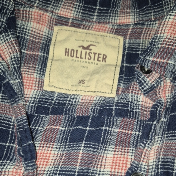 Hollister Blue and Pink Plaid Button Down Shirt - Picture 2 of 3
